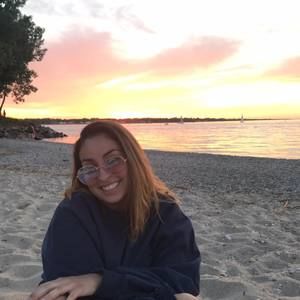 Meet your Posher, Olivia